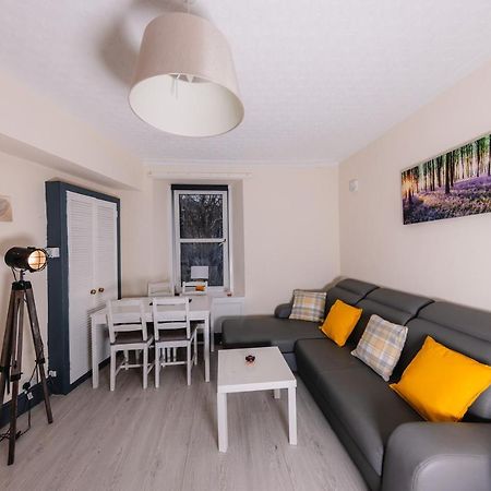 Old Town Central Apartments By The Castle אדינבורו מראה חיצוני תמונה