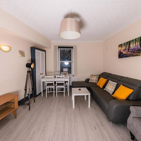Old Town Central Apartments By The Castle אדינבורו מראה חיצוני תמונה