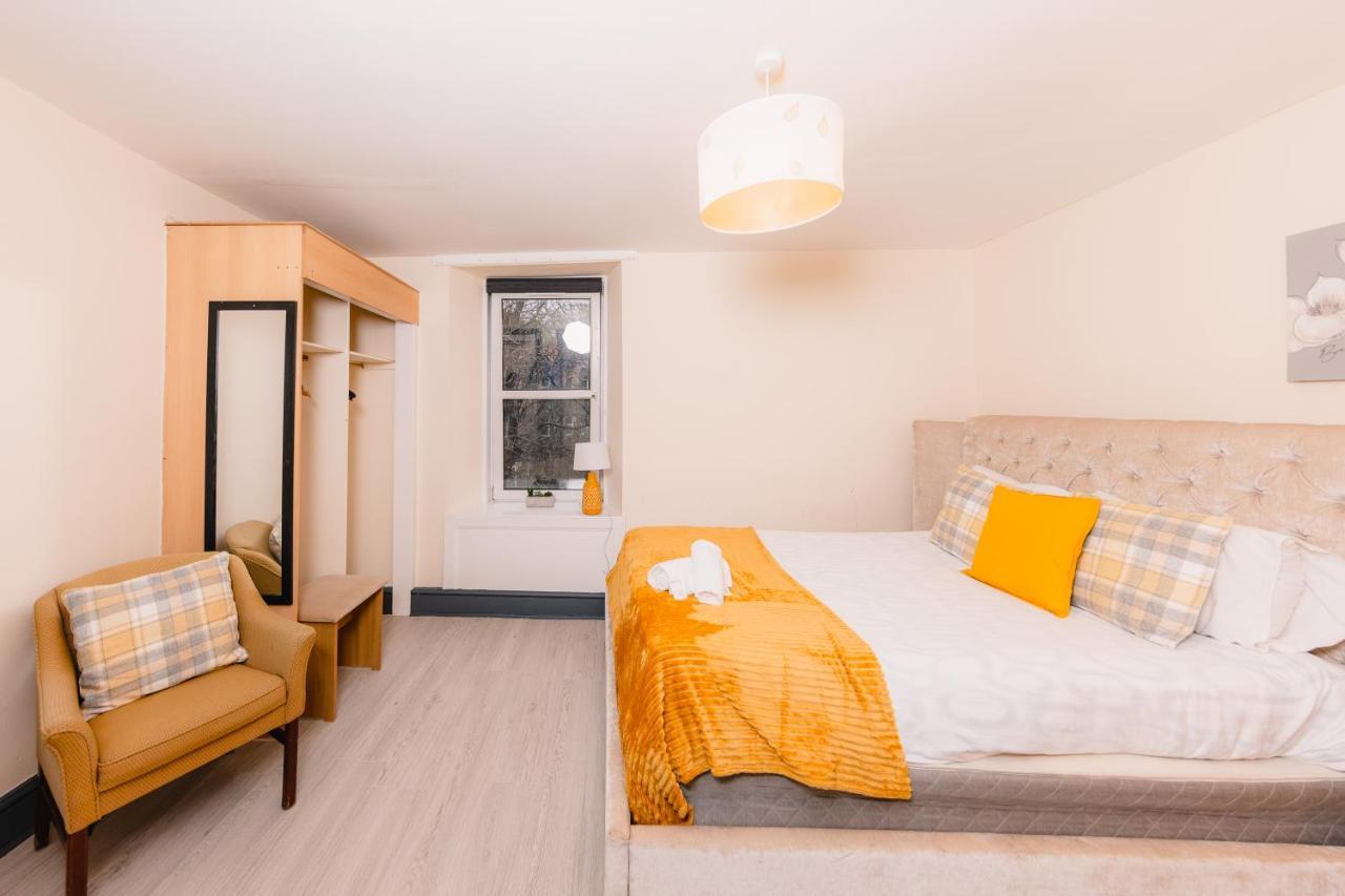 Old Town Central Apartments By The Castle אדינבורו מראה חיצוני תמונה