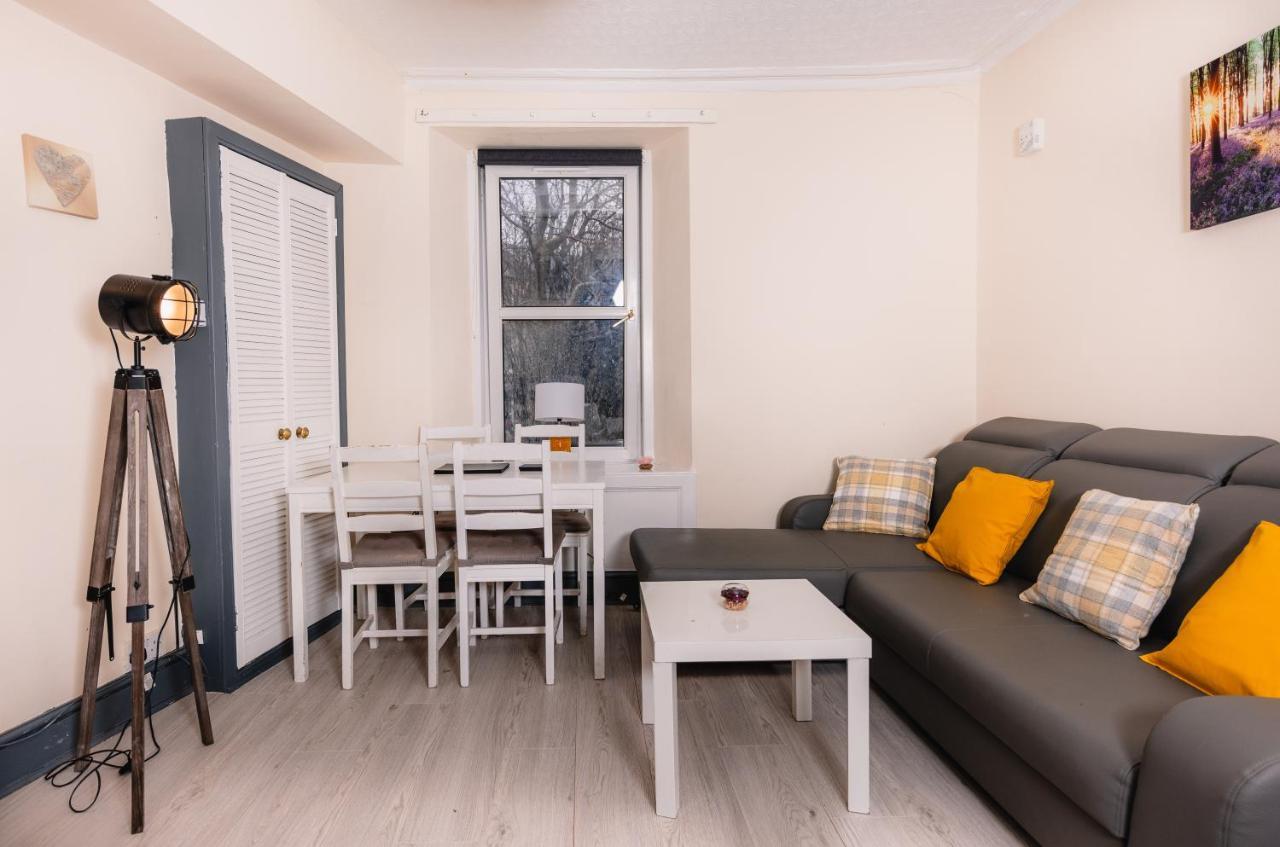 Old Town Central Apartments By The Castle אדינבורו מראה חיצוני תמונה