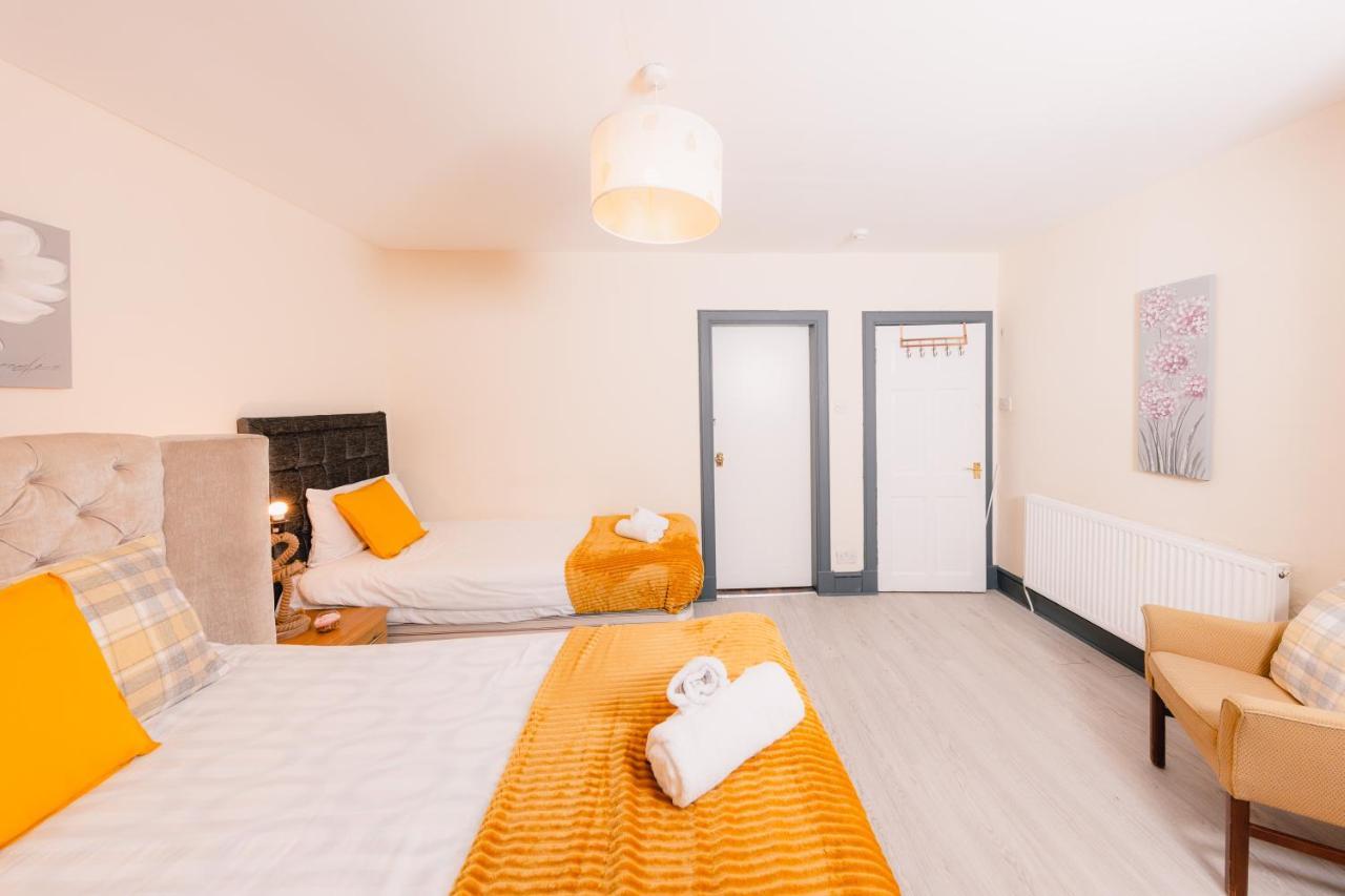 Old Town Central Apartments By The Castle אדינבורו מראה חיצוני תמונה
