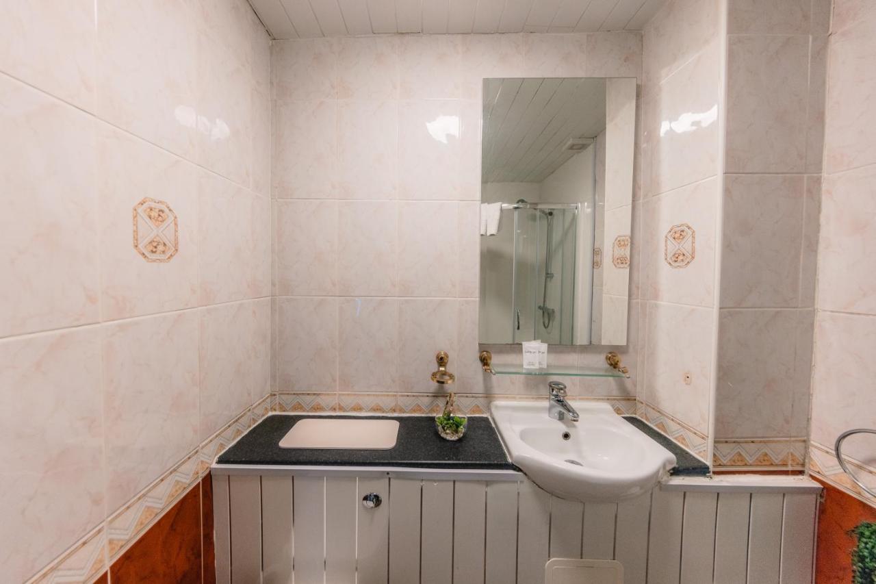 Old Town Central Apartments By The Castle אדינבורו מראה חיצוני תמונה